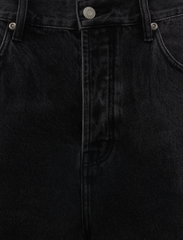 BIG OL' SHORT DENIM