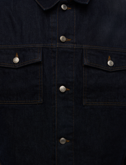 LINED DENIM TRUCKER JACKET