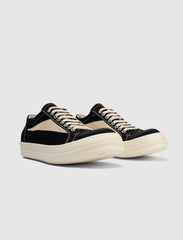 VINTAGE SNEAKERS