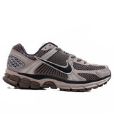 Zoom Vomero 5 - College Grey/Black/Cave Stone