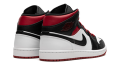 1 Mid "Gym Red Black Toe" DQ8426 106