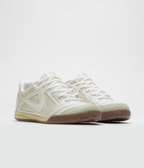 Nike Gato Shoes - Sail / Light Khaki - White - Gum Dark Brown