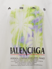 THE WINDOW MEDIUM FIT T-SHIRT