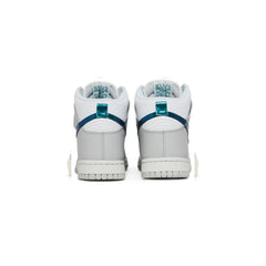 Dunk High 'FLS' W (2022)
