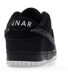 SB Dunk Low Gnarhunters
