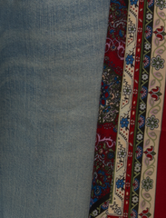 LEVI'S STRAIGHT CUT JEANS
