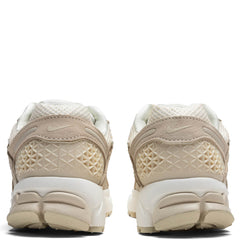 Women's Zoom Vomero 5 Gold - Beach/Sail/Light Khaki/Pale Ivory