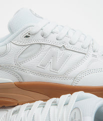 New Balance Numeric 933 Andrew Reynolds Shoes - White / Gum