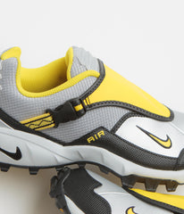 Nike ACG Phassad Shoes - Black / Yellow Zest - Metallic Silver
