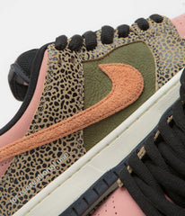 Nike SB x Arts-Rec Dunk Low Pro Shoes - Khaki / Amber Brown - Rough Green - Rust Pink