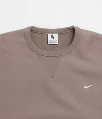 Nike Solo Swoosh Crewneck Sweatshirt - Mink Brown / White