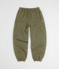 Nike Solo Swoosh Cuffed Sweatpants - Medium Olive / Medium Olive / White